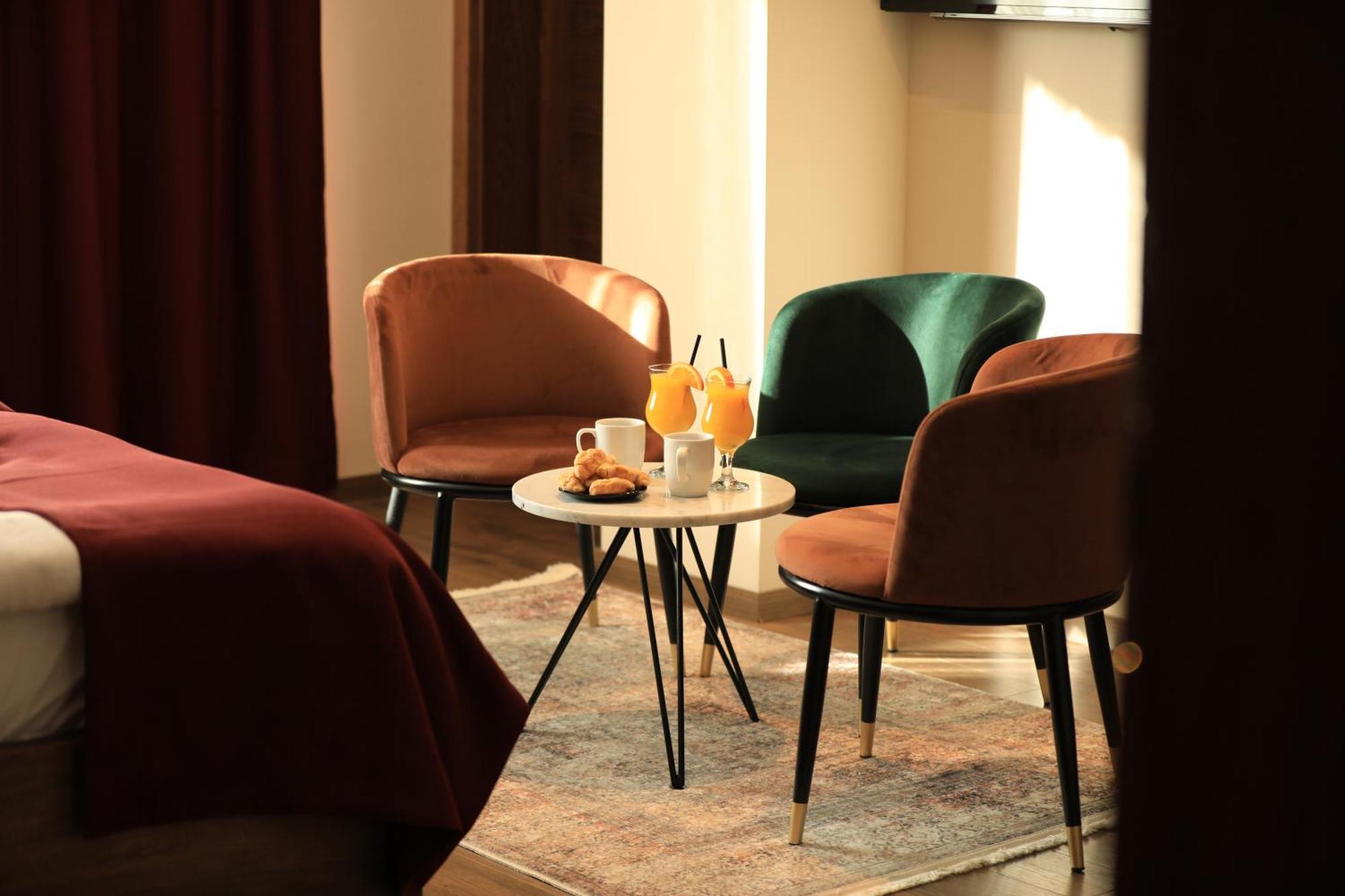 Monarch Hotel Prizren Exterior foto
