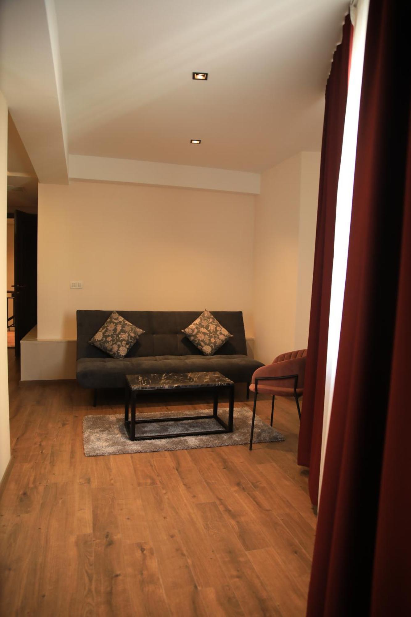 Monarch Hotel Prizren Exterior foto