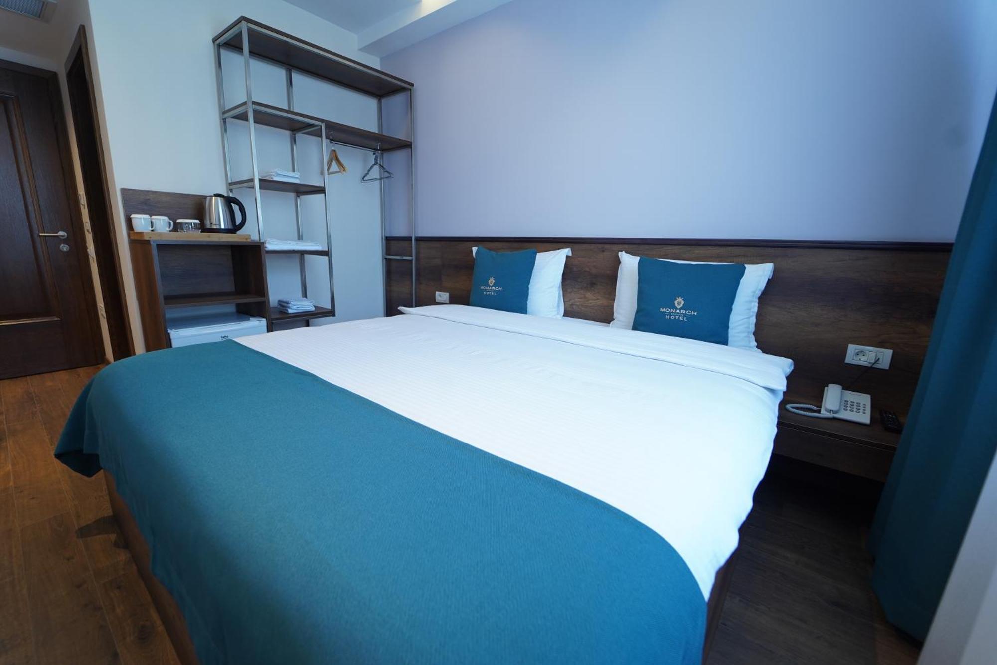 Monarch Hotel Prizren Exterior foto